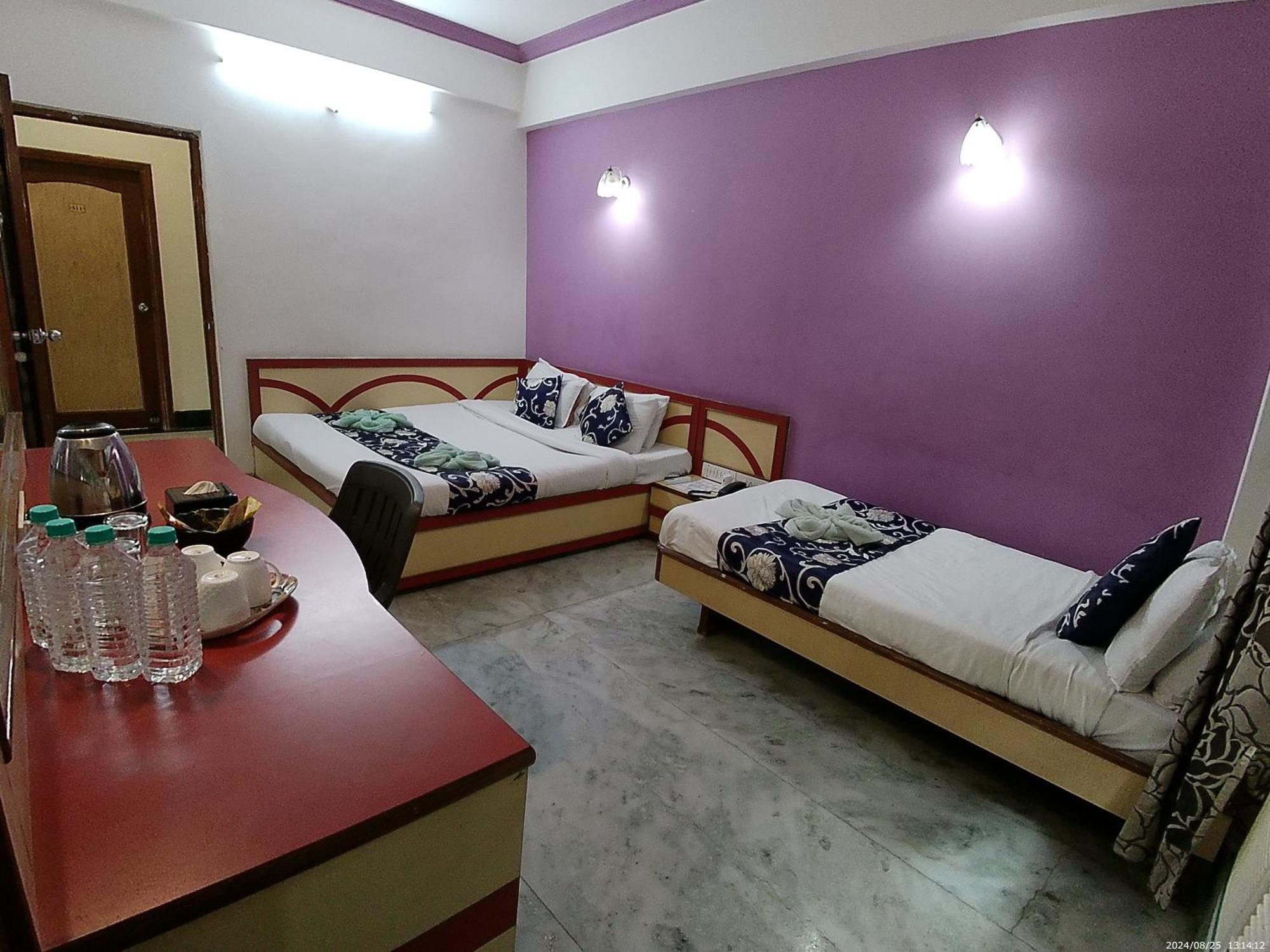 Hotel Indore Palace - Feel At Home Shirdi Buitenkant foto