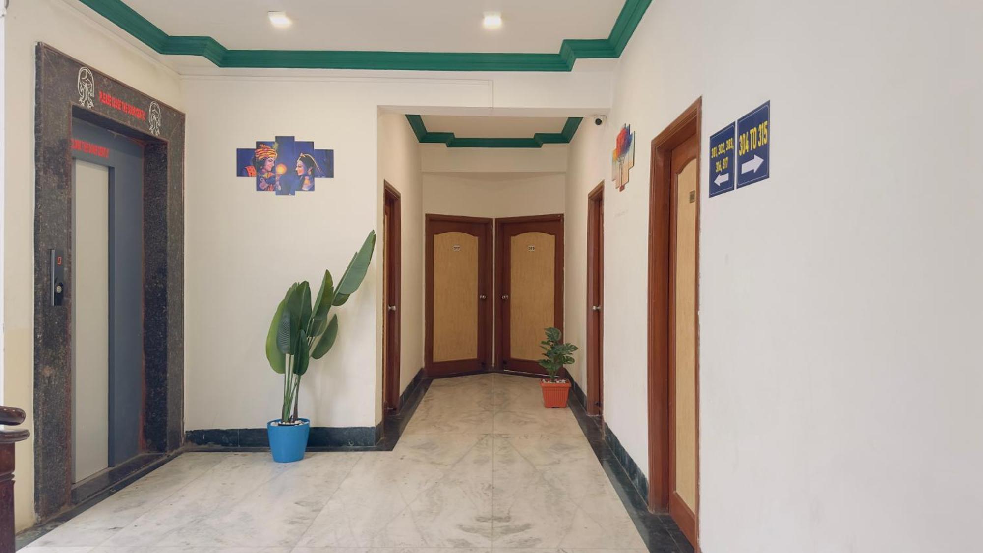 Hotel Indore Palace - Feel At Home Shirdi Buitenkant foto