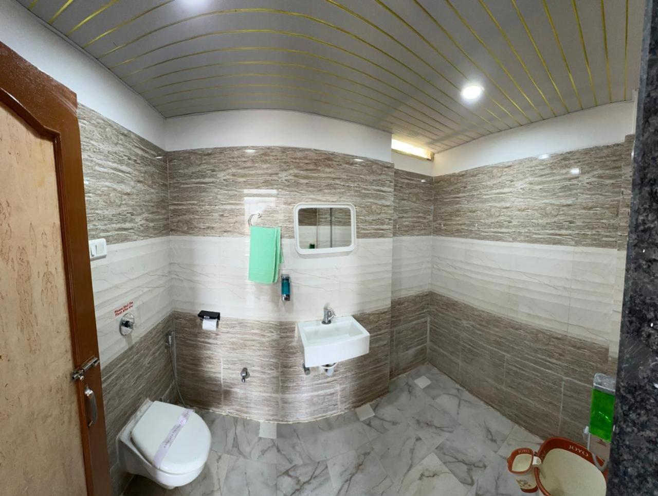 Hotel Indore Palace - Feel At Home Shirdi Buitenkant foto